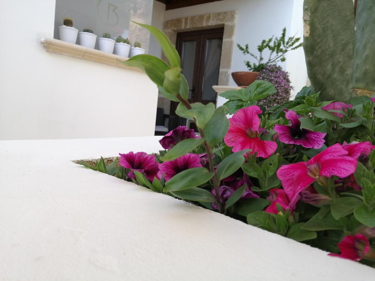 Villa Raggio Di Sole Parcheggio Privato Порто Чезарео Екстериор снимка