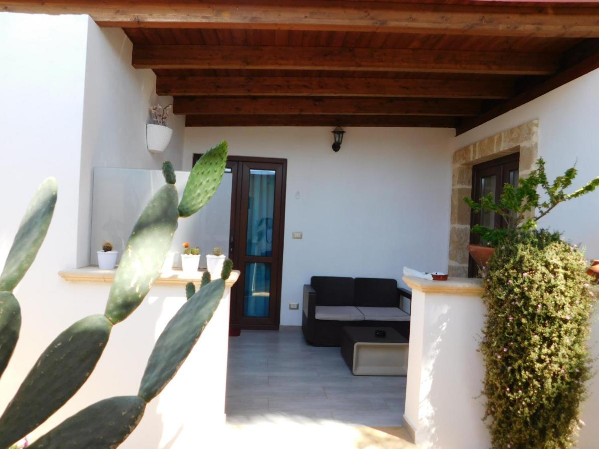 Villa Raggio Di Sole Parcheggio Privato Порто Чезарео Екстериор снимка