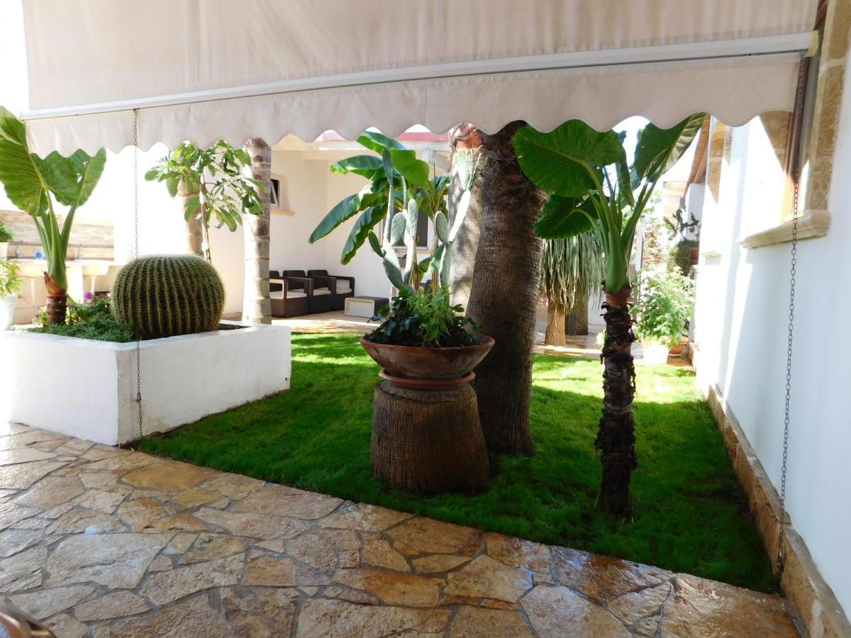 Villa Raggio Di Sole Parcheggio Privato Порто Чезарео Екстериор снимка