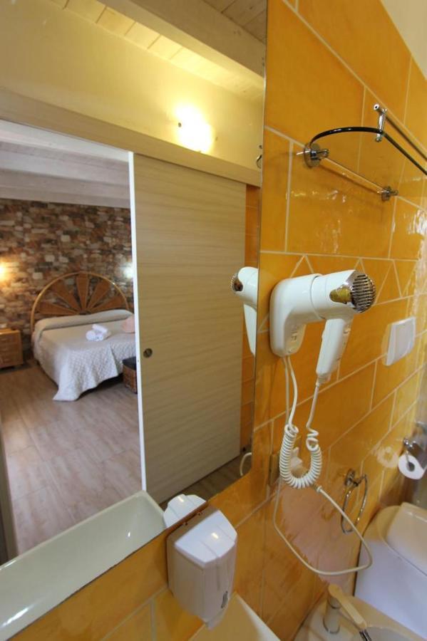Villa Raggio Di Sole Parcheggio Privato Порто Чезарео Екстериор снимка