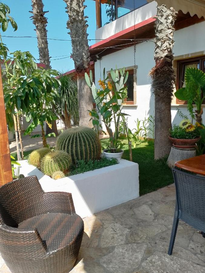 Villa Raggio Di Sole Parcheggio Privato Порто Чезарео Екстериор снимка
