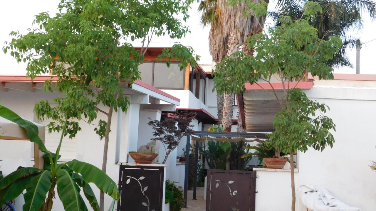Villa Raggio Di Sole Parcheggio Privato Порто Чезарео Екстериор снимка
