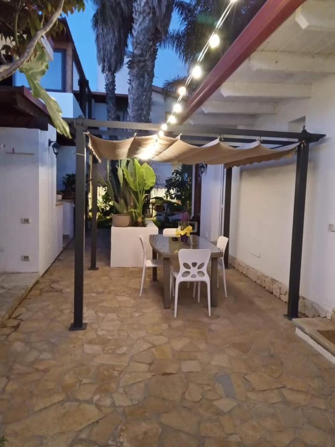Villa Raggio Di Sole Parcheggio Privato Порто Чезарео Екстериор снимка