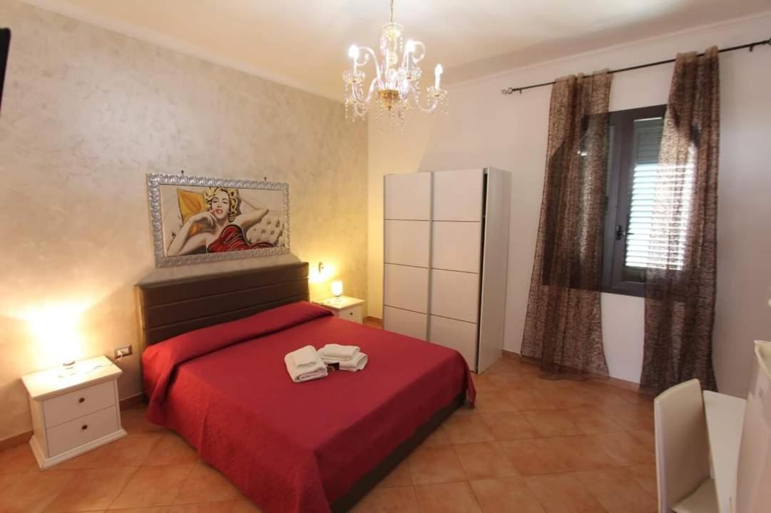 Villa Raggio Di Sole Parcheggio Privato Порто Чезарео Екстериор снимка