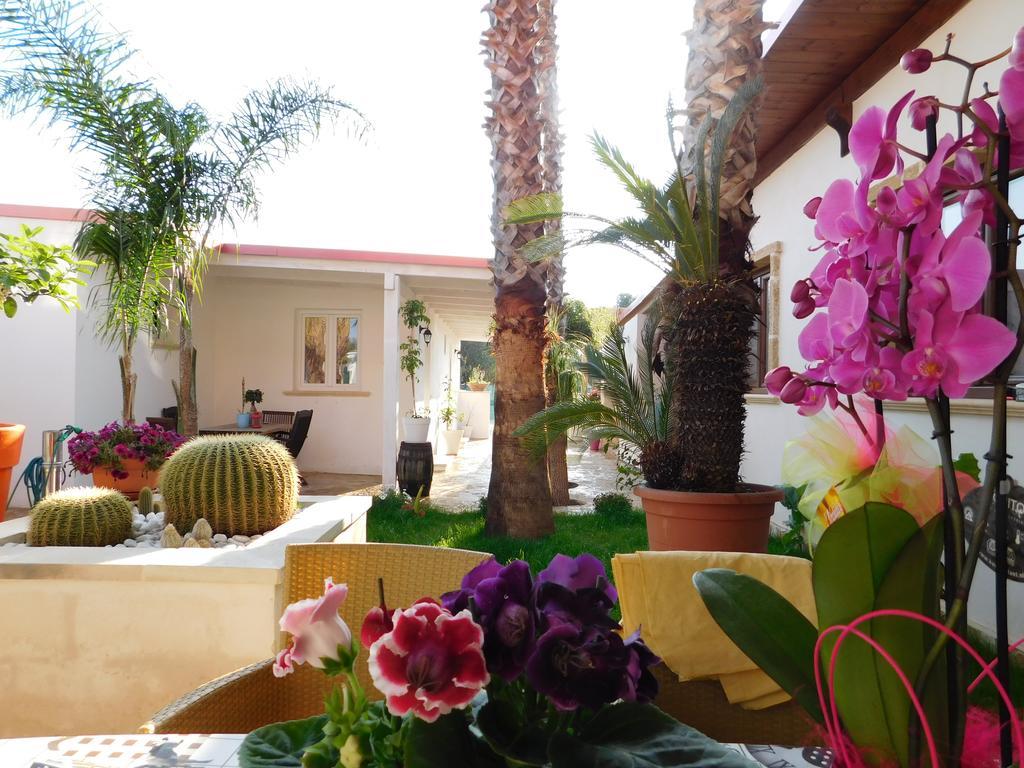 Villa Raggio Di Sole Parcheggio Privato Порто Чезарео Екстериор снимка