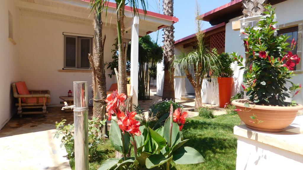 Villa Raggio Di Sole Parcheggio Privato Порто Чезарео Екстериор снимка