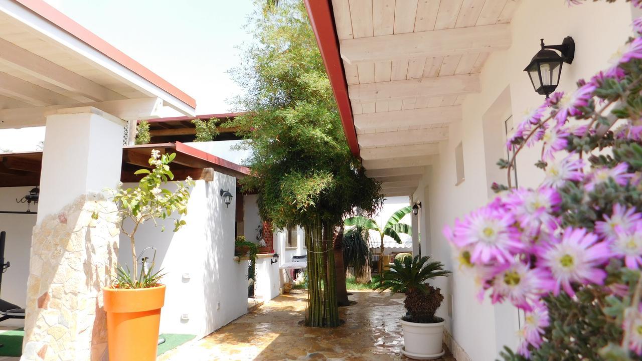 Villa Raggio Di Sole Parcheggio Privato Порто Чезарео Екстериор снимка