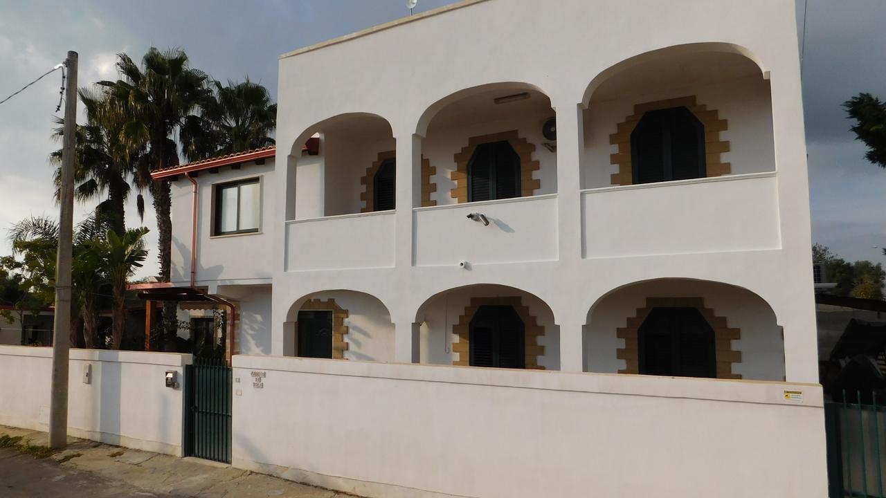 Villa Raggio Di Sole Parcheggio Privato Порто Чезарео Екстериор снимка